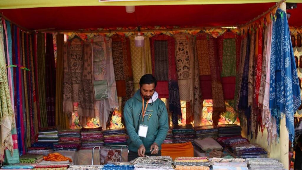 हस्तकला कार्य